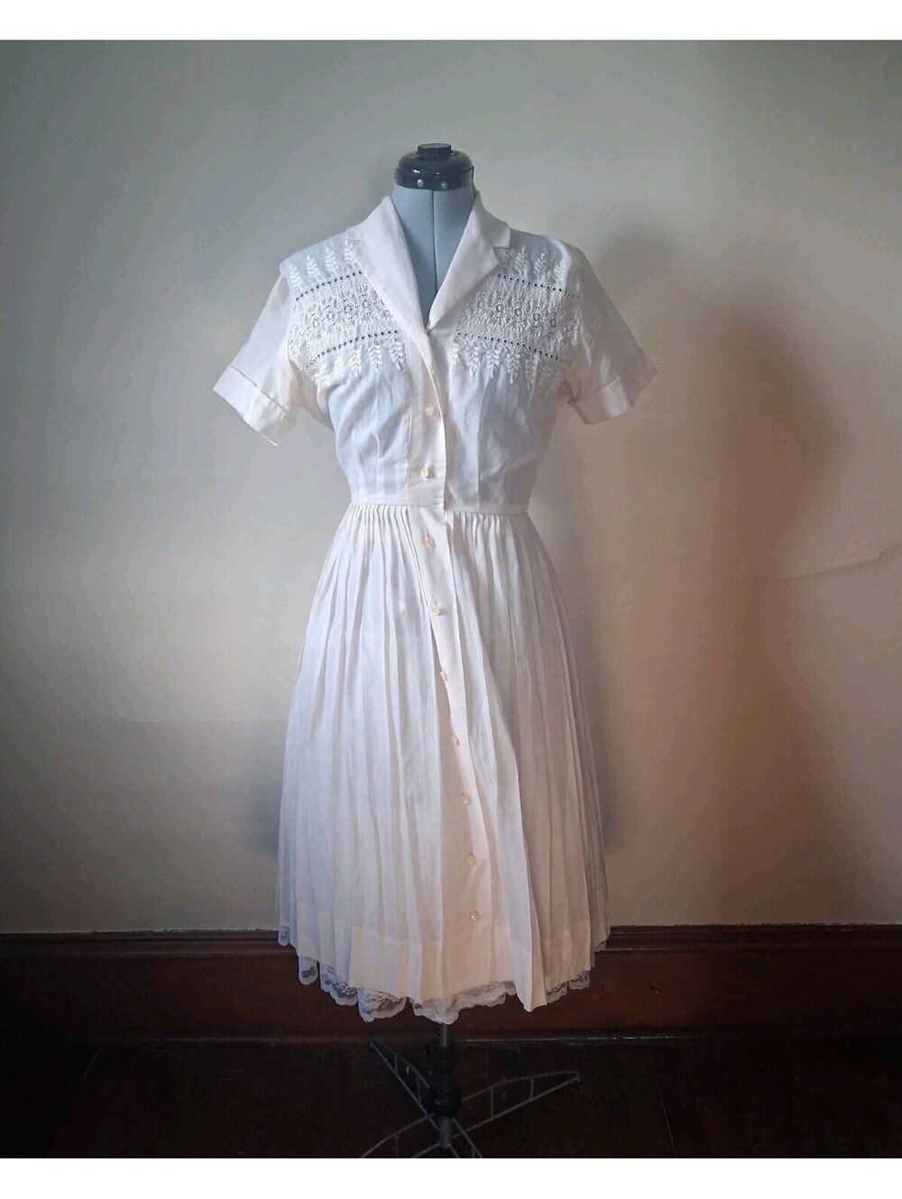 1950s Shirtwaist Dress, Elegant Embroidered Sheer Cotton New Look Day Dress Sz S